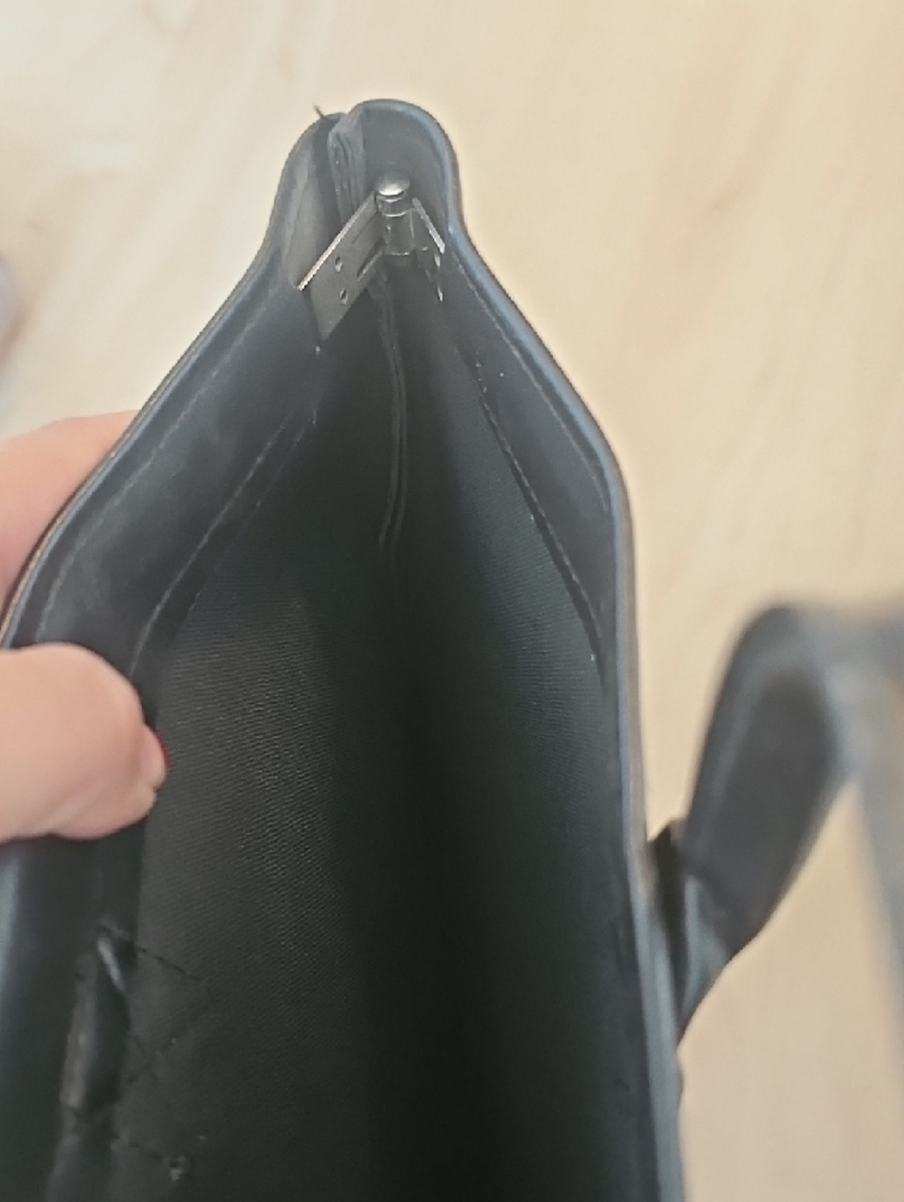 Black Leather Briefcase-Style Carry Bag - Picture 7 of 9